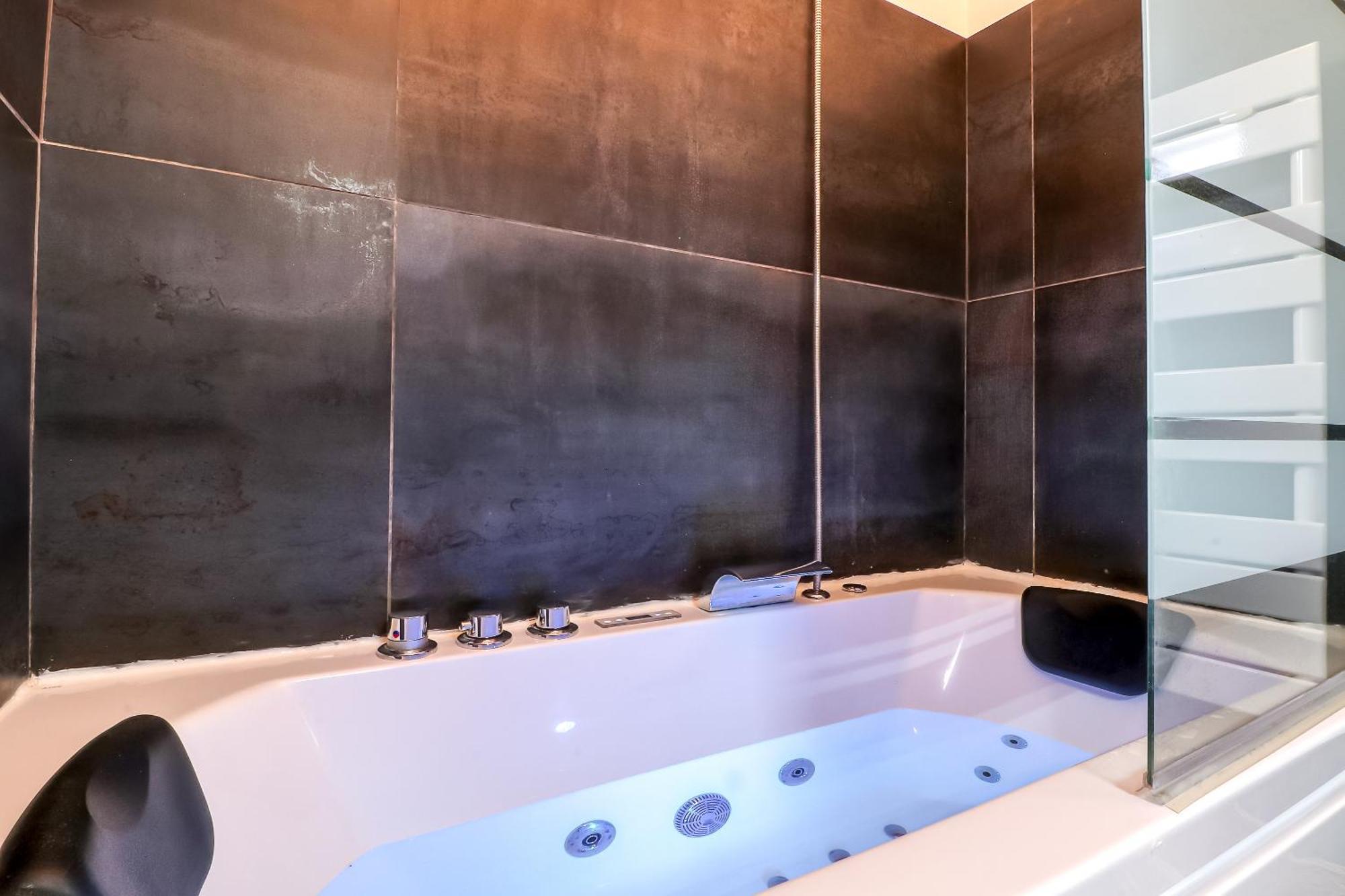 Le Vintage, Appart,Hotel Particulier, Centre Nimes Maisoncarreeconciergerie מראה חיצוני תמונה